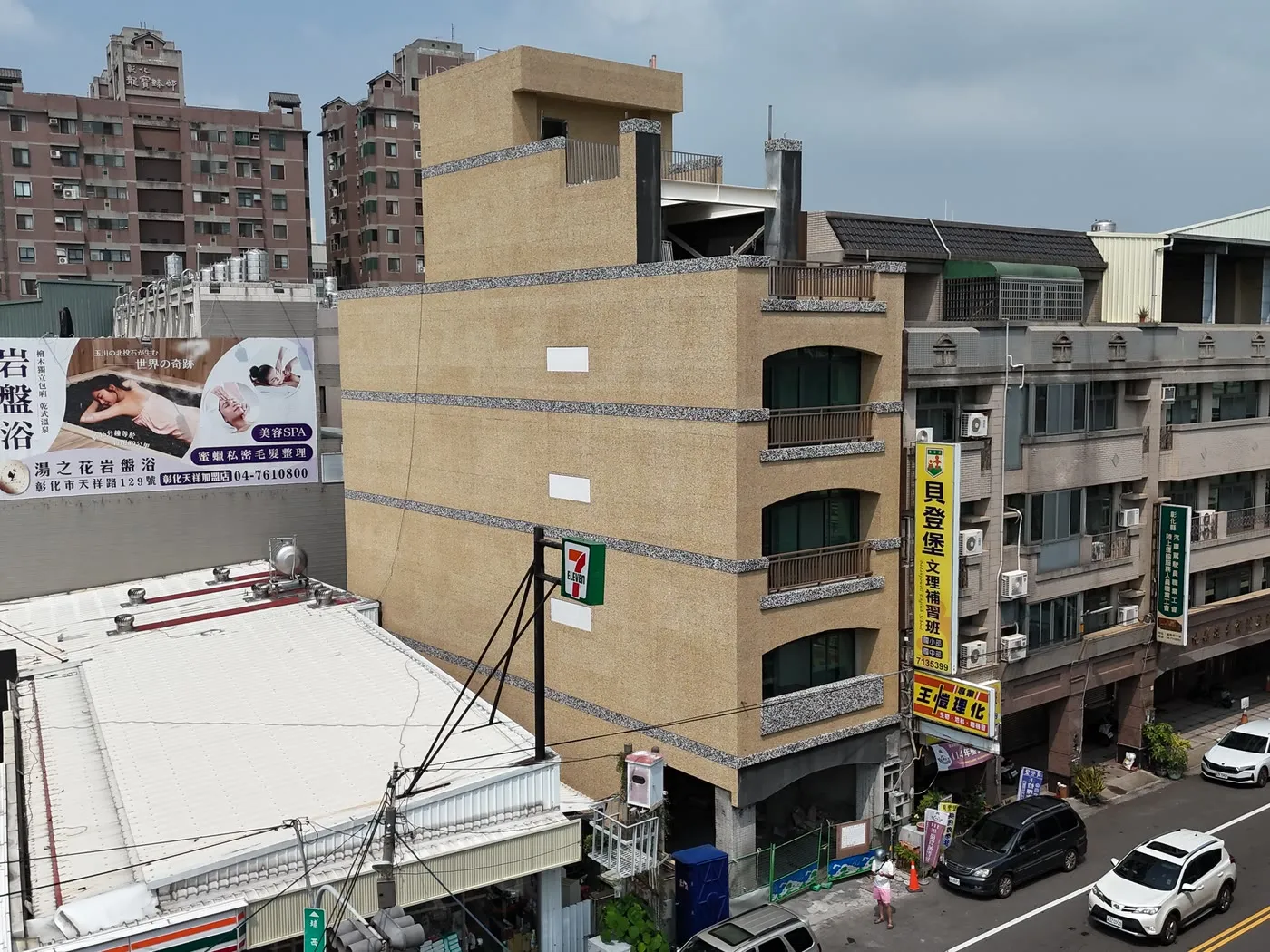 彰化市街屋住宅鋼構工程｜頂層外露鋼構架