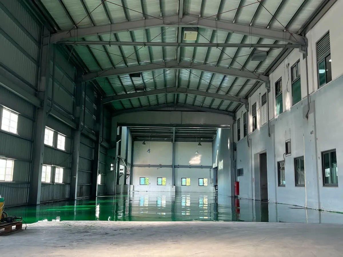 向中訂製貨櫃屋與廠房改修｜訂製貨櫃結構 + 鋼構廠房
