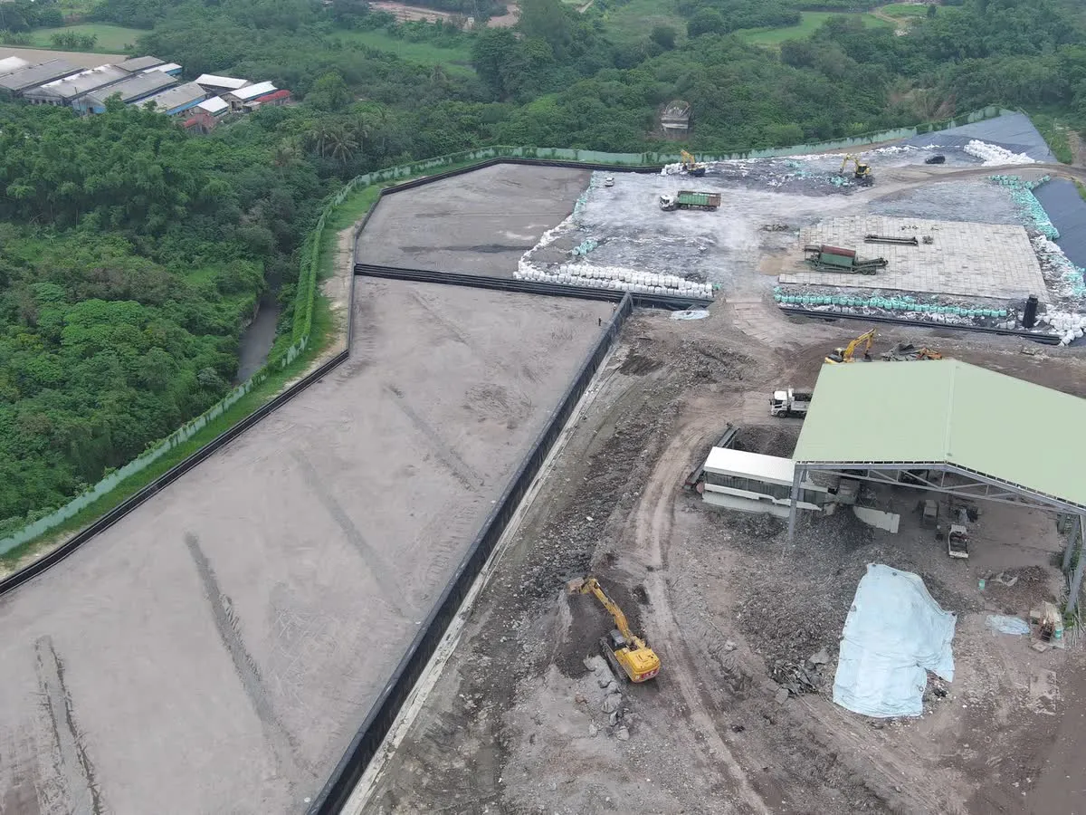 新世紀土資場廠房新建與拆除工程｜鋼骨剛構架 + 浪板外牆